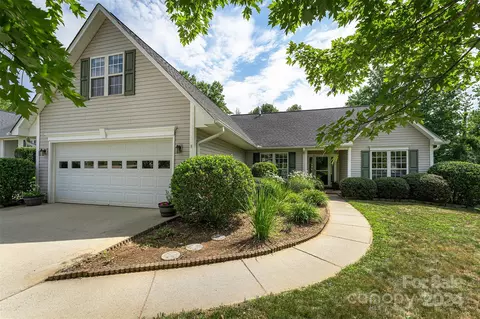 311 Planters Creek Rd, Fletcher, NC 28732