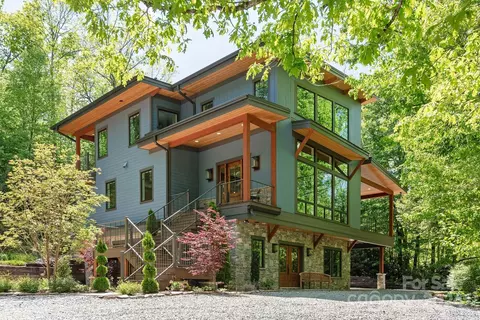 216 Rio Verde Dr, Zirconia, NC 28790
