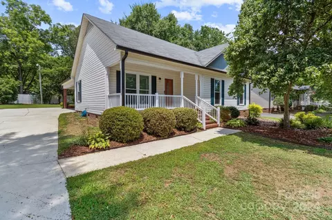 2212 Crosswinds Ct, Kannapolis, NC 28083