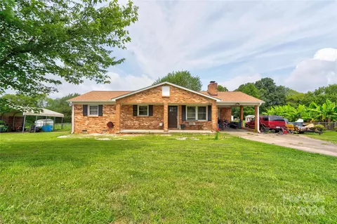 110 Mcginnis Dr, Grover, NC 28073