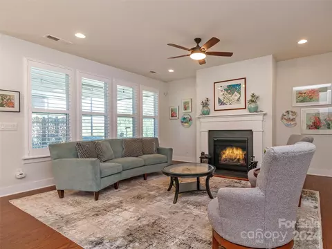 939 Elderberry Ln, Clover, SC 29710 photo 3