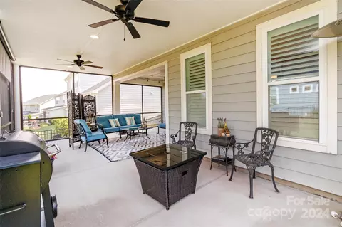 939 Elderberry Ln, Clover, SC 29710 photo 5