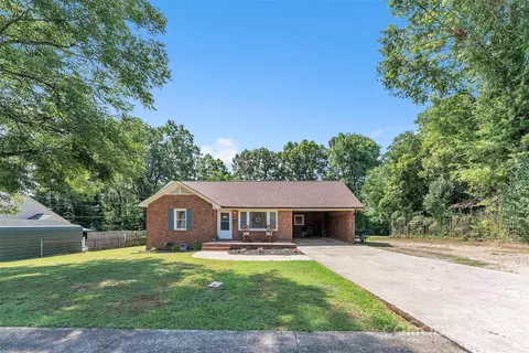 116 E Parkwood St, Stanley, NC 28164