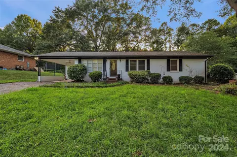 221 Johnston Dr, Belmont, NC 28012
