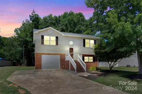 1125 Balls Creek Rd, Claremont, NC 28610