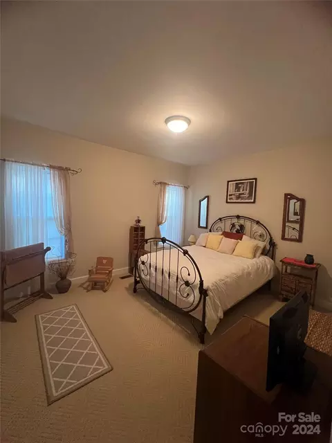 Bedroom - 1376 21st Ne Ave NE, Hickory, NC 28601 photo 3 of 3