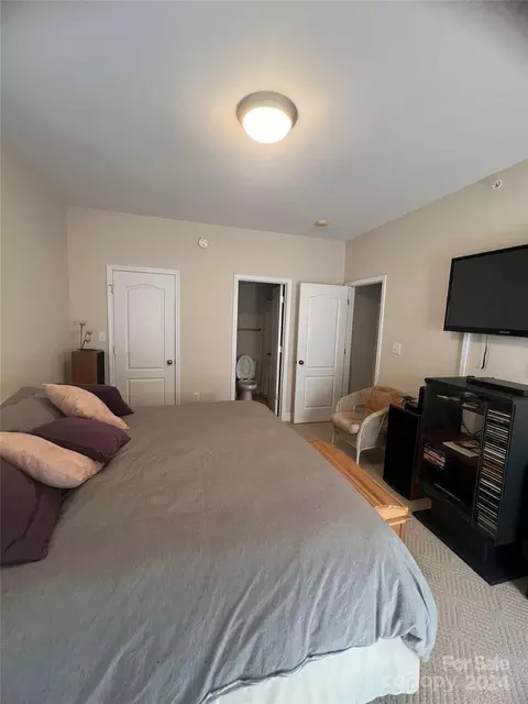 Bedroom - 1376 21st Ne Ave NE, Hickory, NC 28601 photo 2 of 3