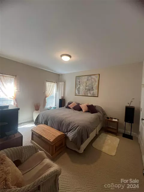 Bedroom - 1376 21st Ne Ave NE, Hickory, NC 28601 photo 1 of 3