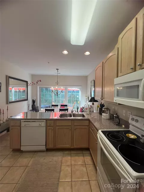 Kitchen - 1376 21st Ne Ave NE, Hickory, NC 28601 photo 2 of 3