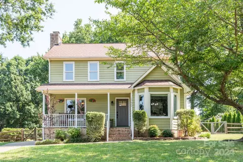 19620 Heartland St, Cornelius, NC 28031