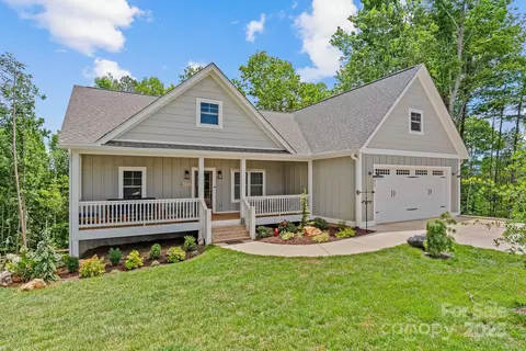 182 Country Dr, Mars Hill, NC 28754