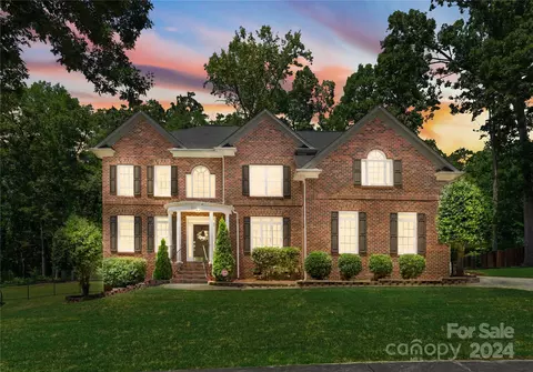 11216 Canoe Cove Ln, Huntersville, NC 28078