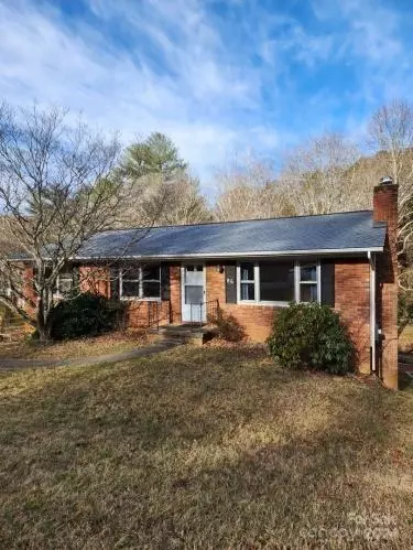 86 Memory Ln, Asheville, NC 28805