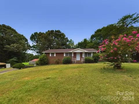 1466 3rd Sw St SW, Hickory, NC 28602
