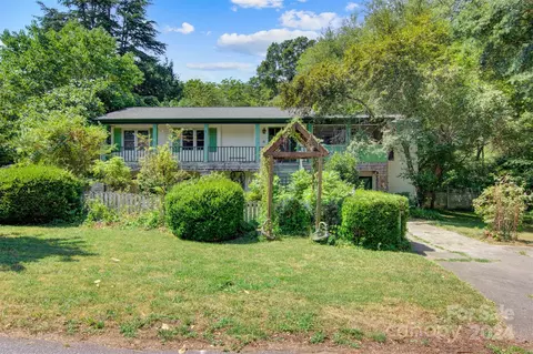 1099 4th Avenue Nw Dr NW, Hickory, NC 28601