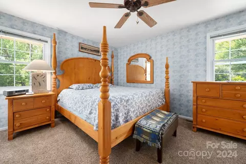 Bedroom - 27 Rhododendron Cir, Asheville, NC 28805 photo 1 of 3