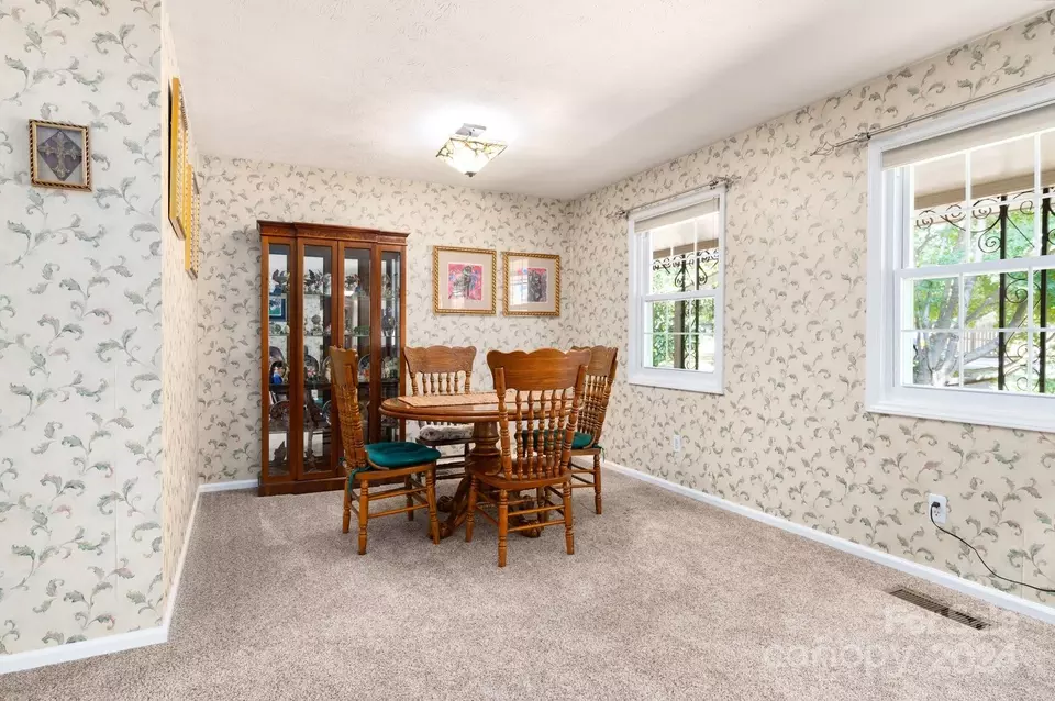 Dining - 27 Rhododendron Cir, Asheville, NC 28805 photo 1 of 1