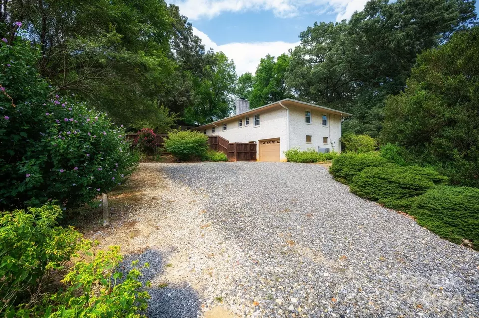 Exterior - 27 Rhododendron Cir, Asheville, NC 28805 photo 2 of 2
