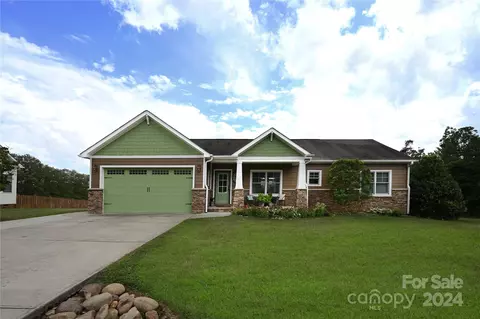 214 Pete Luther Rd, Candler, NC 28715