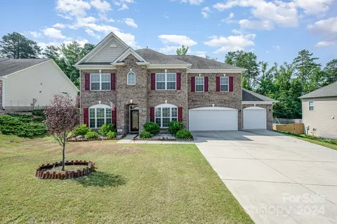 814 Oak Embers Se Dr SE, Concord, NC 28025