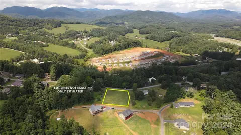 000 Pine Ridge 3 Rd #3, Mars Hill, NC 28754