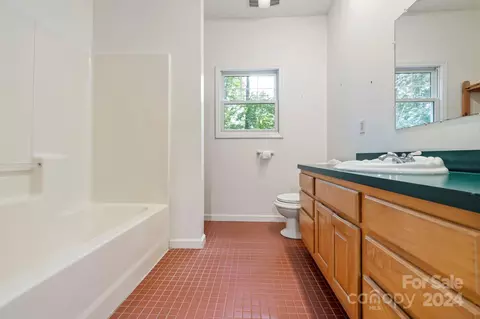 Bath - 718 Thunder Rd, Brevard, NC 28712 photo 1 of 2