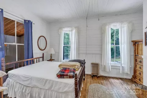 Bedroom - 38 Pace St, Saluda, NC 28773 photo 4 of 7