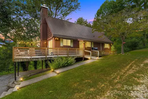193 Shadow Ln, Waynesville, NC 28786