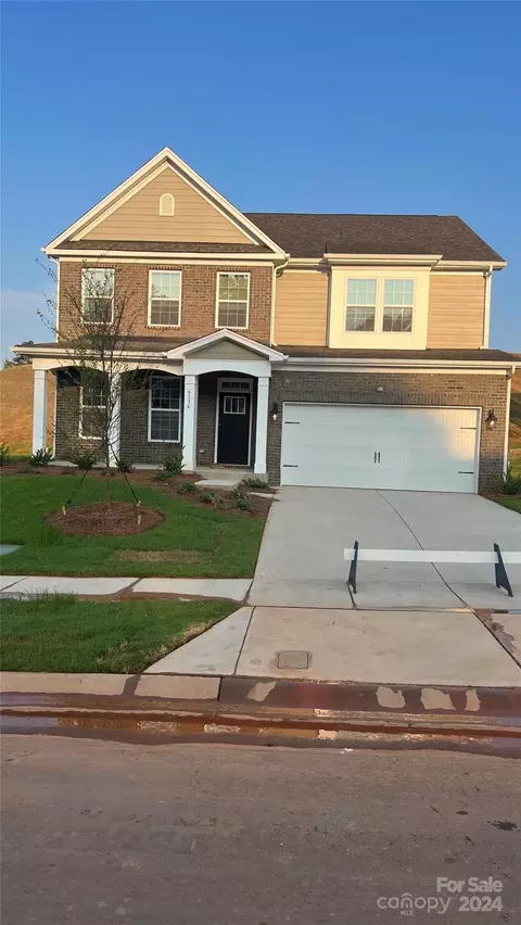 6136 Treehouse Dr, Charlotte, NC 28214