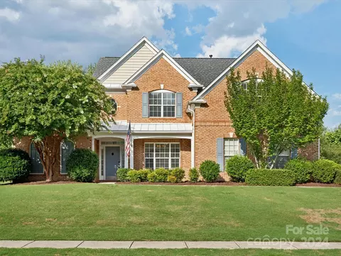 10925 Knight Castle Dr, Charlotte, NC 28277