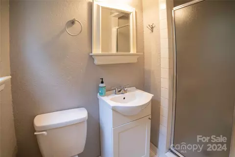 212 Fox St, Morganton, NC 28655 photo 18