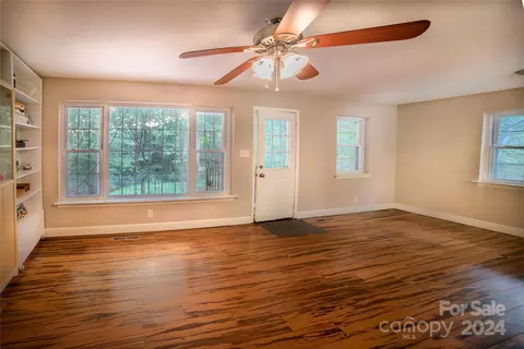 212 Fox St, Morganton, NC 28655 photo 10