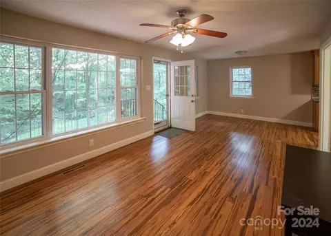 212 Fox St, Morganton, NC 28655 photo 9