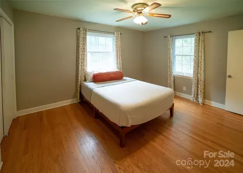 212 Fox St, Morganton, NC 28655 photo 17
