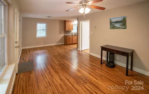 212 Fox St, Morganton, NC 28655 photo 8