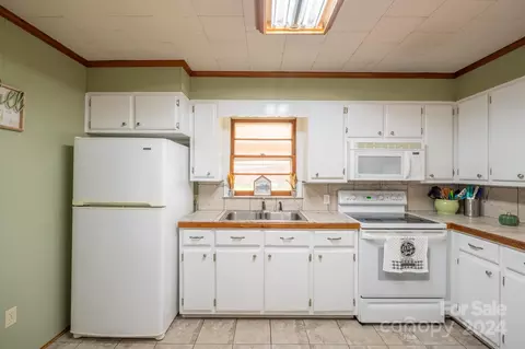 Kitchen - 1709 Cat Square Rd, Vale, NC 28168 photo 4 of 4