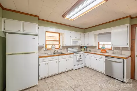 Kitchen - 1709 Cat Square Rd, Vale, NC 28168 photo 1 of 4