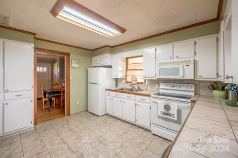 Kitchen - 1709 Cat Square Rd, Vale, NC 28168 photo 2 of 4