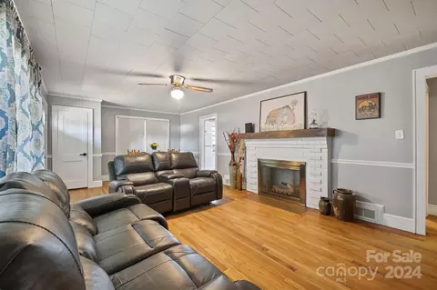 1709 Cat Square Rd, Vale, NC 28168
