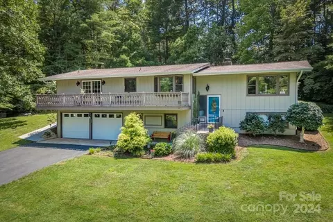 105 E Whisperwood Cir, Hendersonville, NC 28791
