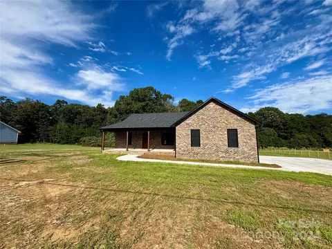 2335 Shoal Rd, Crouse, NC 28033