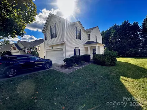 1031 Hipp Rd, Charlotte, NC 28216