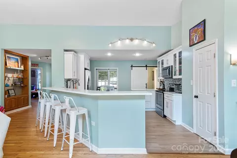 6310 Mountainside Dr, Hickory, NC 28601 photo 18
