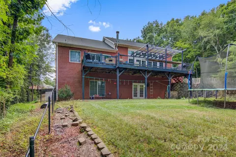 6310 Mountainside Dr, Hickory, NC 28601 photo 5