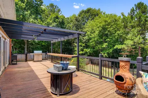 6310 Mountainside Dr, Hickory, NC 28601 photo 7