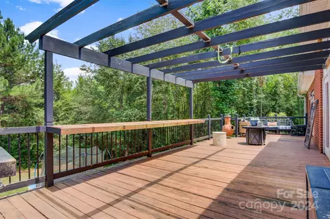6310 Mountainside Dr, Hickory, NC 28601 photo 6