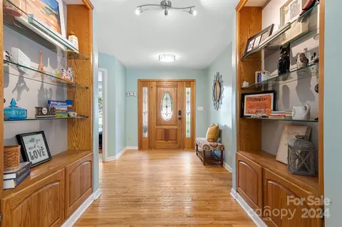 6310 Mountainside Dr, Hickory, NC 28601 photo 13