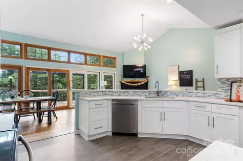 6310 Mountainside Dr, Hickory, NC 28601 photo 20