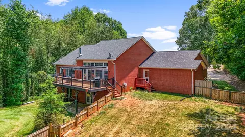 6310 Mountainside Dr, Hickory, NC 28601 photo 12