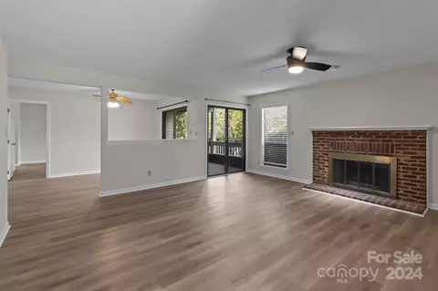8003 Greenside Ct, Charlotte, NC 28277
